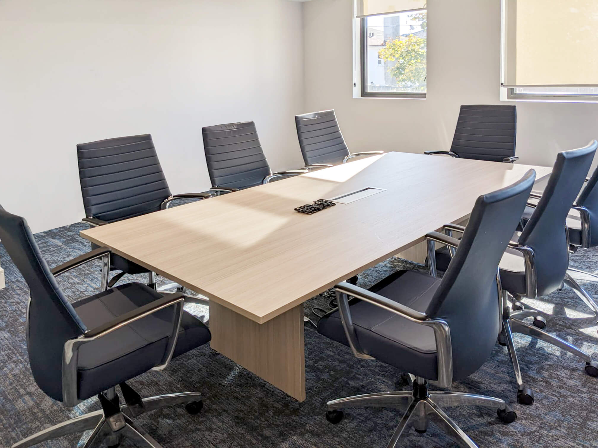 NY-office-furniture-gemro1pbag-102722-17.jpg